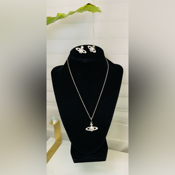 Vivienne Westwood Necklace New “HostPick” - Picture 9 of 10